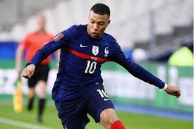 La france ne ramène qu'un point de la fournaise de la puskas arena, grâce à l'égalisation opportuniste de griezmann pour répondre à fiola, buteur juste avant la pause sur le banc. Nr7zvcgkjg2izm