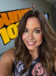 I haven't been able to do the show from the studio for 2.5 months due to my  severe ankle injury but I had to stop in with my husband to make a