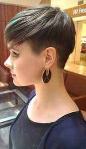 Sides are cutted horizontally in line, which becomes graduated towards back. 15 Pixie Haircuts For Thin Hair Hairstyles Thick Hair Styles Thin Hair Haircuts Haircut For Thick Hair