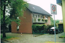 Die wohnung befindet sich direkt in der altstadt von gütersloh gegenüber der apostelkirche. 3 Zimmer Wohnung Zu Vermieten Kolpingstr 12c 33330 Gutersloh Gutersloh Kreis Mapio Net
