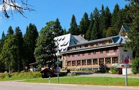 Jugendherberge Hebelhof Feldberg Die Hochste Jugendherberge Baden Wurttembergs Ist In 1234 Metern Hohe Auf Dem Feldberg Inmitten Des Herberge Gondel Feldberg