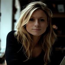 Karina Wolf (@wolfandfox)