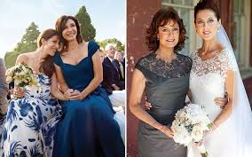 50 Chic Outfits For Mothers Of The Bride Groom Mother Of The Bride Dresses Dress Etiquette Mother Of The Bride
