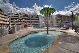 We know, we know… you're most probably already used to the dust, dirt and all the filth your guests bring with them. Crossroads Inn Suites Gatlinburg Tennessee Us Reservations Com