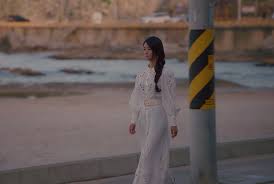 Streaming drama korea it's okay to not be okay. Style Id The Luxury Brands Behind Seo Ye Ji S Fashionable Outfits On It S Okay To Not Be Okay Buro 24 7 Malaysia