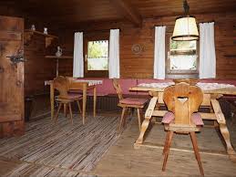 Tiroler Knappenhaus Bruck Im Zillertal Die Gemutliche Bauernstube Haus Stube Ferienhaus