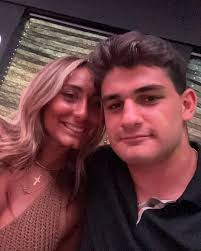 Happy birthday to my girl, always easy celebrating you. To many more, I  love you ❤️🥂