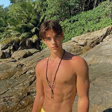 Lorenzo Bold - YouTube