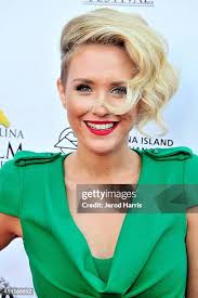 32 135 photos et images haute résolution de Left Behind