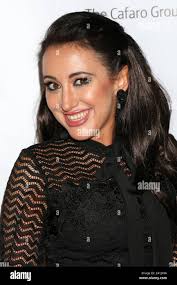 Long Beach, CA. 26 Sep, 2018. Noelle Suarez, Anahid Ishahrik, Ramon  Rodriguez, Karina Silva, Rosie Perez, Ileana Angelo, Natalie Gomez in der  Ankunftshalle für CATALINA FILM FEST Opening Night, Kunst Theater, Long