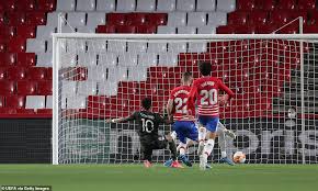 How to watch on tv, live stream, team news and prediction. Granada 0 2 Manchester United Red Devils Ease One Foot In The Europa League Semi Finals Daily Mail Online