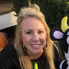 Leann Graham's Instagram, Twitter & Facebook