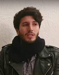 Logró reconocimiento internacional gracias a su sencillo «traicionera» (2016), tras firmar con universal music latin entertainment. Sebastian Yatra Wikipedia