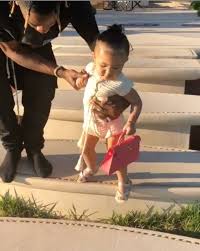 Jun 16, 2021 · travis scott and kylie jenner publicly confirm reconciliation. Kylie Jenner S Daughter Stormi Carries Mini Hermes Purse