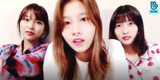 Watch popular content from the following creators: Netizens Defend Twice Members Speaking Japanese During V Live Broadcast Allkpop
