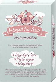 Die 52 inspirationskarten sind mit kreativen fotoaufgaben versehen, die. Mit Diesen 50 Kreativen Fotoaufgaben Wird Sich Auf Eurer Hochzeit Garantiert Niemand Langweilen Plant Das Spi Hochzeit Spiele Foto Spiele Hochzeit Aktivitaten