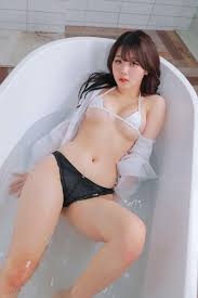 Zia Kwon - Free nude pics, galleries & more at Babepedia