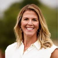 Courtney Schmidt's Instagram, Twitter & Facebook