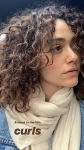 The way this haircut is layered, she won't get a buildup of weight at the bottom as her hair grows — i call that christmas tree hair, says hardges. New Emmy On Instagram Stories Emmy Rossum Italia Facebook