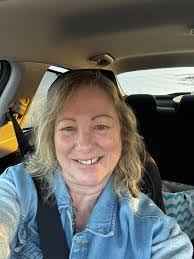 Cynthia Deering's Instagram, Twitter & Facebook