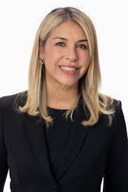 Kris Avery's Instagram, Twitter & Facebook