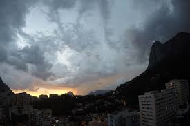 Jun 09, 2021 · em florianópolis, onde caiu mais de 100 mm de chuva, as vias de acesso às regiões norte e sul foram bloqueadas por conta de alagamentos. Rio Tem Chuva De Granizo Apos Sensacao Termica Chegar A 53Âº C Noticias R7 Rio De Janeiro