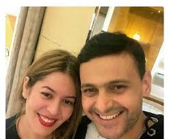 قال والد الشهيد الفلسطيني رأفت إسماعيل الطناني إن قوات الاحتلال الإسرائيلي لم تمهل ابنه سوى لحظات محدودة قبل أن تنهال الصواريخ على منزله في بيت حانون بقطاع غزة. ØµÙØ±Ø© Ø²ÙØ¬Ø© Ø±Ø§ÙØ² Ø¬ÙØ§Ù ÙØ§ÙÙ ÙØ±Ù Ø±Ø§Ø¯ÙÙ ÙØµØ± Ø¹ÙÙ Ø§ÙÙÙØ§