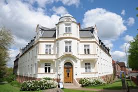 18, 24937, westliche höhe, flensburg deutschland inklusive kontaktdaten wie adresse, telefonnummer, webseite, anfahrtsplan u.a. Boarding Haus Diako Krankenhaus
