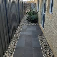 Bunnings Warehouse On Instagram Workshop Wednesday Narrow Spaces On The Side Of A House Can Be Tricky To De In 2020 Garden Landscape Design Landscape Design House