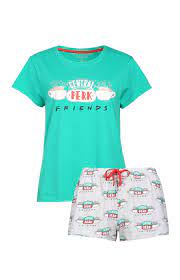Pin By Jerika Trujillo On Fashion In 2020 Friends Merchandise Friends Tv Show Gifts Friends Tv