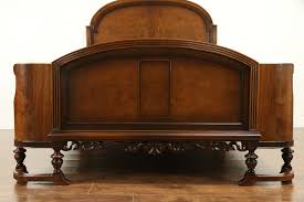 Finde in unserem vielfältigen sortiment ideen für jeden raum. Sold English Tudor Style Antique 1920 Walnut 3pc Bedroom Set Queen Size Bed 31125 Harp Gallery Antiques Furniture
