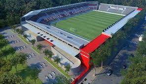 En 1907 el gobierno de la provincia de buenos aires le cedió un predio dentro del bosque de la ciudad. Estadio Jorge Luis Hirschi