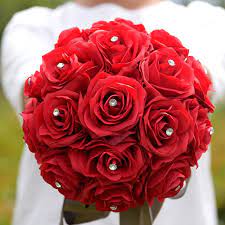 Romantic red wedding bouquets are perfect for nearly every wedding season, but we especially love these punchy bundles of blooms for a wedding use classic roses, garden roses, peonies, clematis, anemones, or ranunculus for your red details. Bridal Red Rose Bouquet Romantic Bride Artificial Flowers Bouquets Home Wedding Decoration Wedding Bouquet With Crystal From Weddings Mall 26 29 Dhgate Com