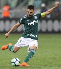 O alviverde preferiu buscar carlos eduardo e acabou pagando mais caro: Palmeiras Bruno Henrique Se Diz Honrado Com Bracadeira De Capitao