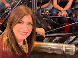 Gracias Colegio Racing Engineering- FSAE UPRM por ponerle mi nombre al  carro de fórmula del equipo del College Racing Engineering de Universidad  de Puerto Rico Recinto de Mayaguez Universidad de Puerto Rico -