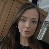 Hayley Hogan's Instagram, Twitter & Facebook