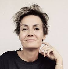 Hi! I have ordered a sizing kit and think I will go with size 8, but so  hard!! On my pointer finger it sits snug, doesn't turn around but I can get