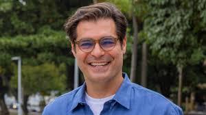 Thiago Lacerda explica afastamento de três anos da TV aberta e fala sobre a volta para as novelas