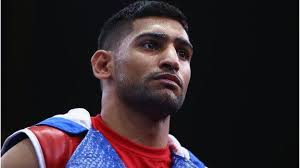 Amir Khan v Saul Alvarez: Briton stepping into 'lion's den'