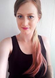 Laura test de Balmain Catwalk ponytail (paardenstaart)