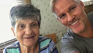 Jennifer Trojanowski's Instagram, Twitter & Facebook