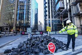 Despite this, we are aware that a number of scams are currently in operation which use the lloyd's name and logo. Climate Change Activists Protest At Lloyd S Of London Dumping A Load Of Coal