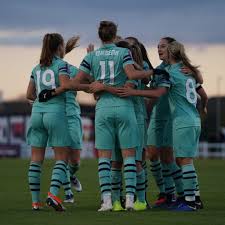 ˈɑnaː mɑrɣaːˈreːtaː maːˈrinaː ˈʔɑstrɪt ˈmidəmaː; Natural Born Killer Vivianne Miedema
