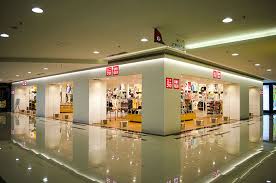 We proved the success of the spa manufacturer retailer model controlling the entire process from product planning, production. Uniqlo Main Place Mall