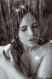 By Nik Skjoth Model Simone Noa Hedal Bathtube Water Shower Photoshoot Fotografie