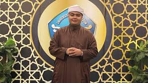 Pasangan influencer muda ini menikah pada 2016 silam. Biodata Ameer Azzikra Lengkap Umur Dan Agama Adik Alvin Faiz Yang Curi Perhatian Segera Menikah