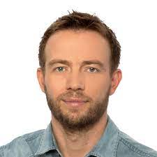 Rivkah op het veld (22) en ze gaan een paar keer per week de luncheditie van het nos sportjournaal presenteren. Henry Schut Over Nos