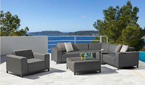 Dunkle Rattan Lounge Garnitur Fur Balkon Oder Terrasse Garten Lounge Lounge Garnitur Gartenmobel