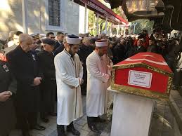 Ümit dündar , 1955 yılında manisa 'da doğmuştur. Eski Deniz Kuvvetleri Komutani Oramiral Vural Bayazit Son Yolculuguna Ugurlandi Bursada Bugun Bursa Bursa Haber Bursa Haberi Bursa Haberleri Bursa