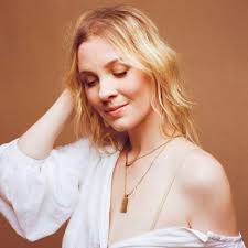 Jesse Lynn's Instagram, Twitter & Facebook